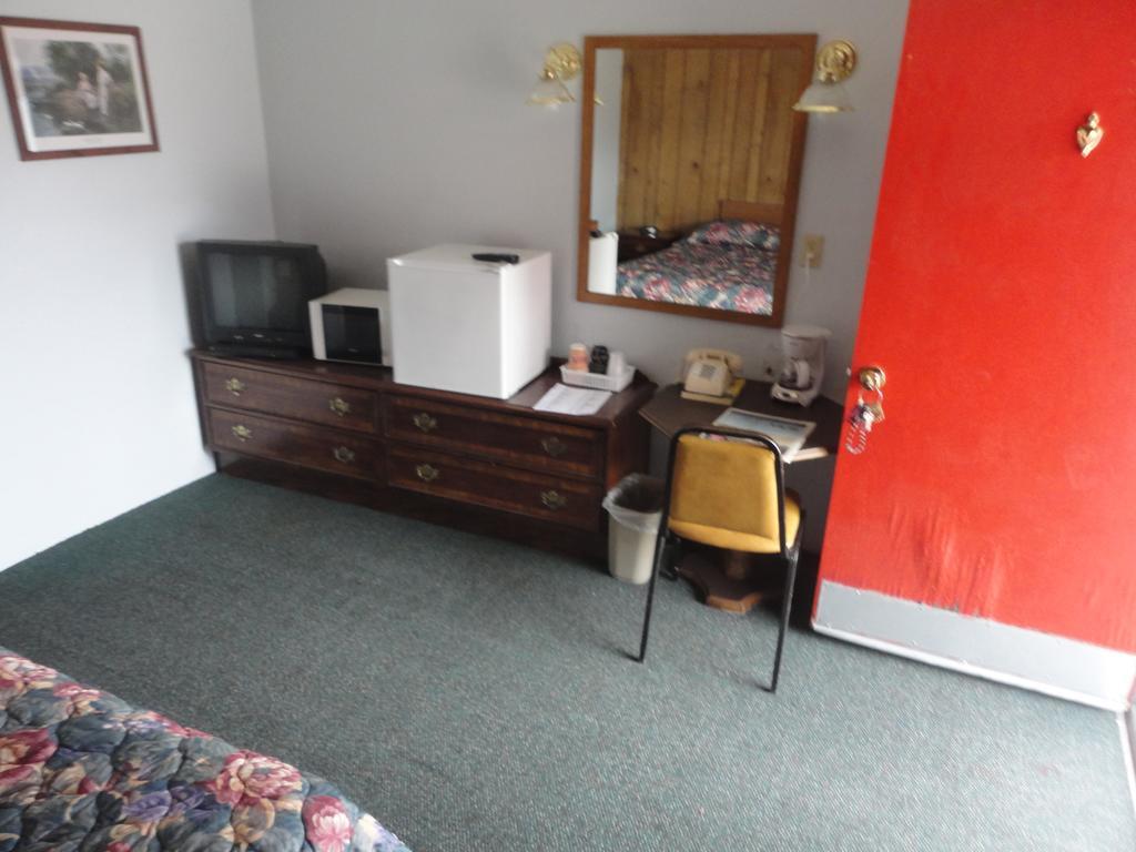 Empire Motel Saint Francis Room photo