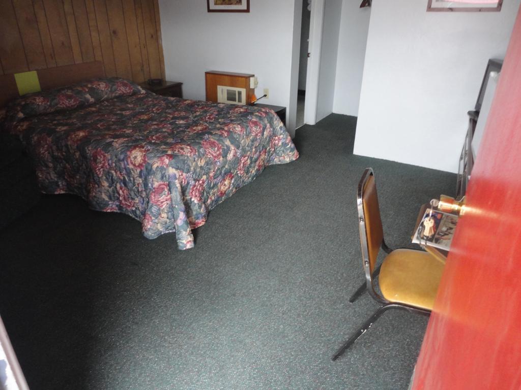 Empire Motel Saint Francis Room photo